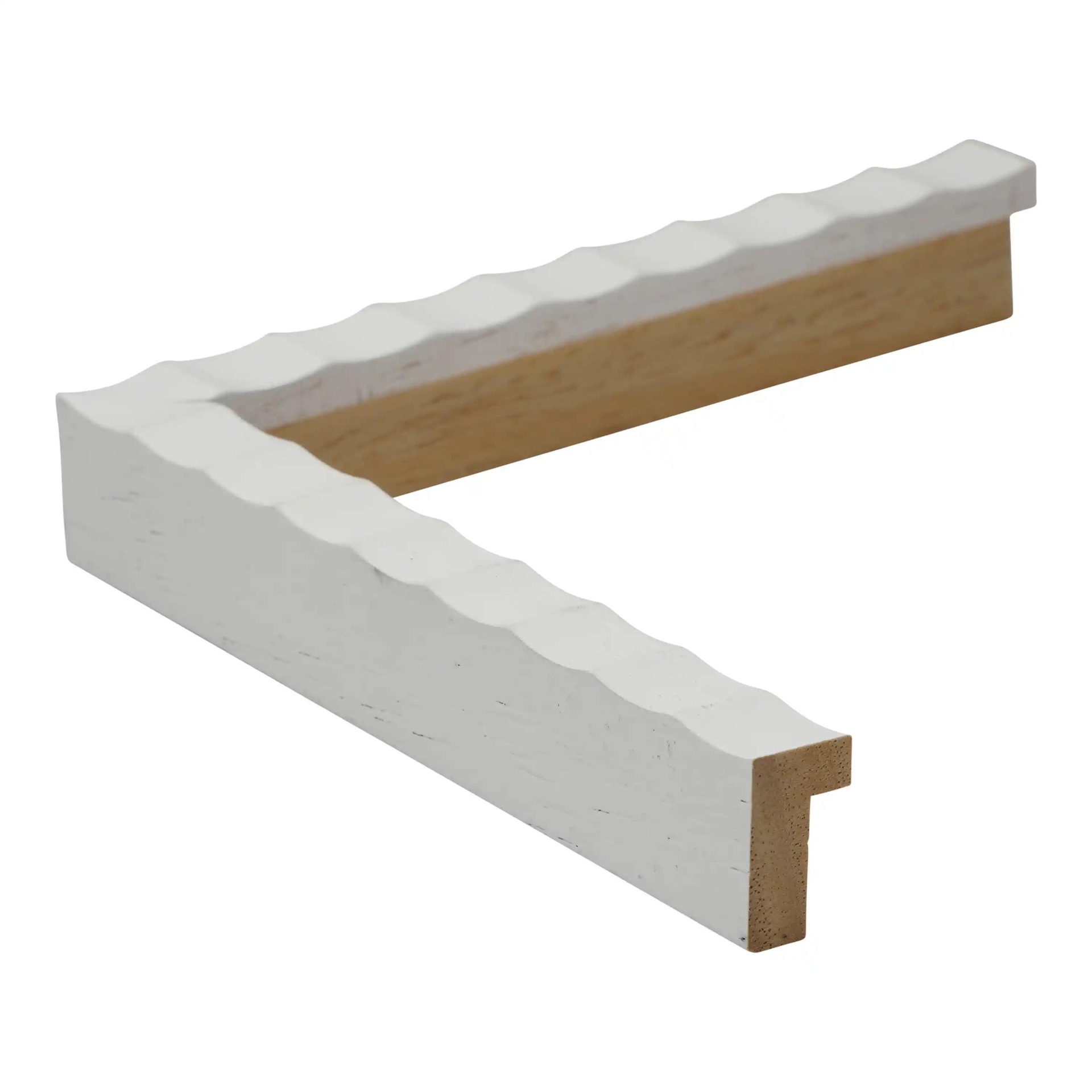 2816 - 5/8"  WHITE SCALLOP