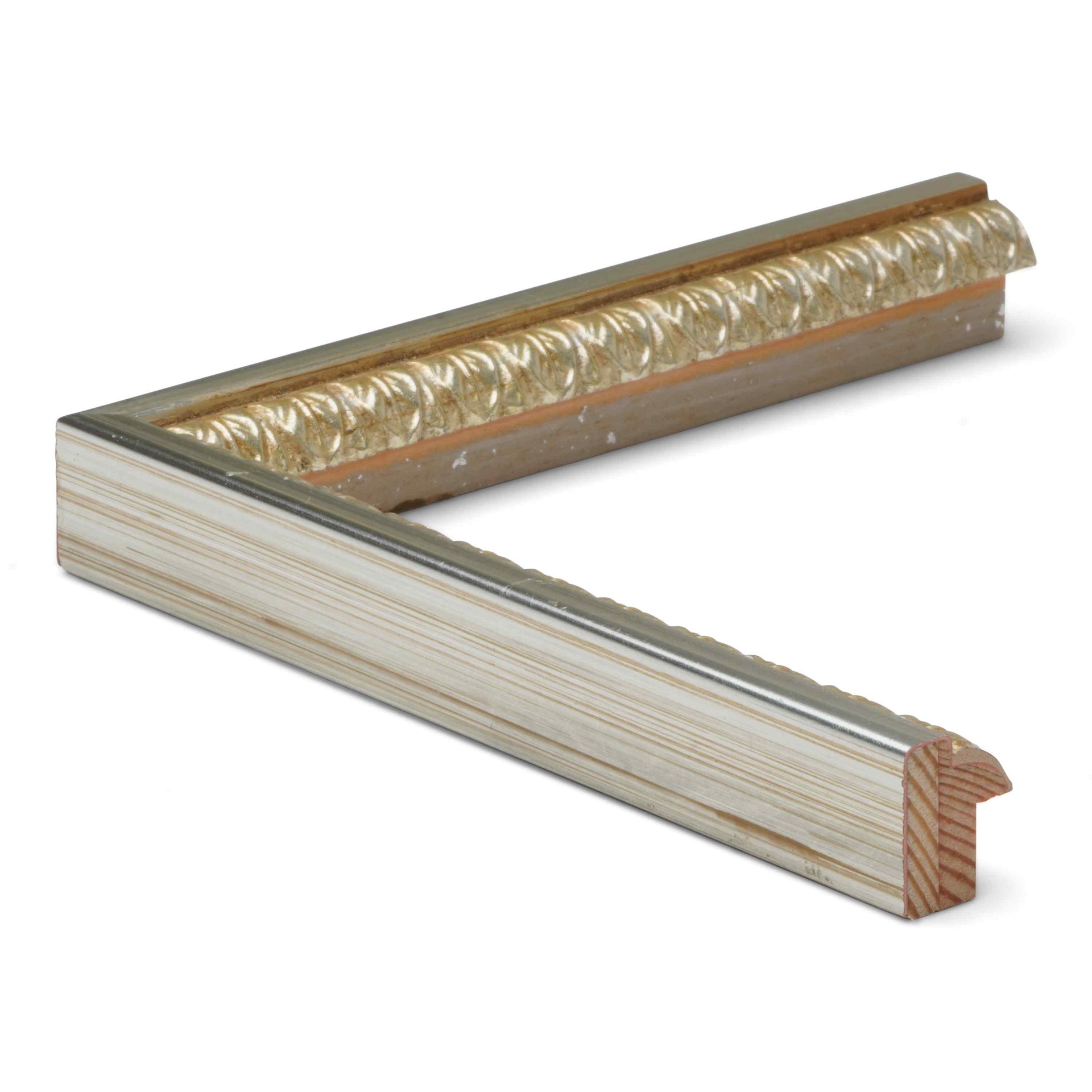 3180 - 5/8" SILVER W/ EMBOSS LIP