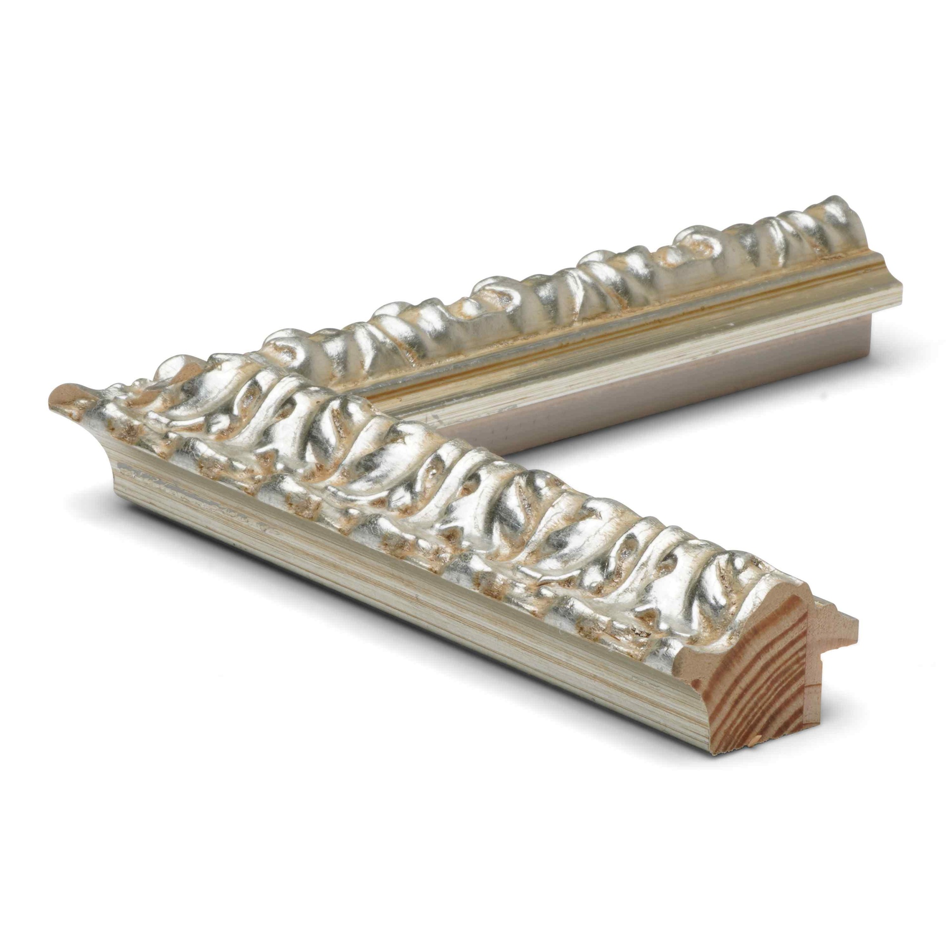 3192 - 1 1/2" SILVER ORNAMENTAL